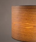 Lampa stołowa WOODLAND nowoczesna czarne nóżki klosz z drewna DUTCHBONE