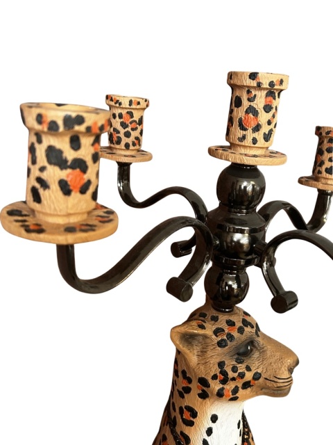 Lampa podłogowa dekoracyjna Pantera cętkowana w koronie rzeźba świecznik