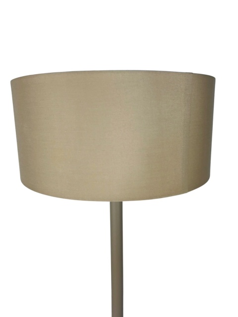 Lampa podłogowa z abażurem w kolorze taupe – nowoczesna elegancja i styl skandynawski