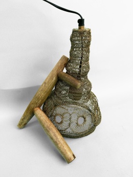 Lampa ścienna kinkiet rękodzieło z metalu i drewna mango boho vintage