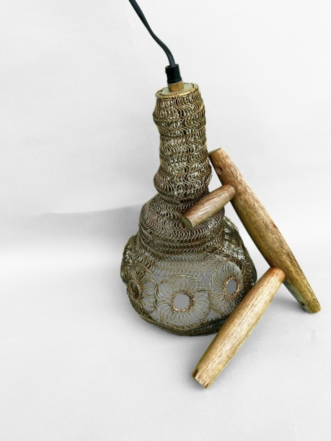 Lampa ścienna kinkiet rękodzieło z metalu i drewna mango boho vintage