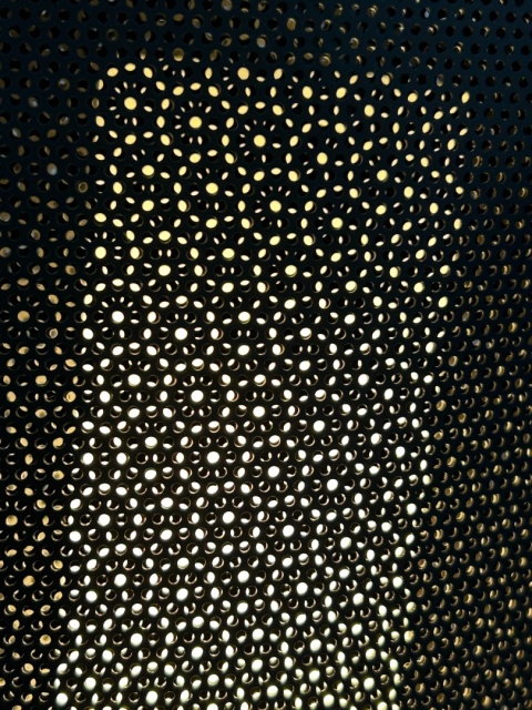 Lampa stołowa czarna siatkowy klosz skandynawski styl minimalizm