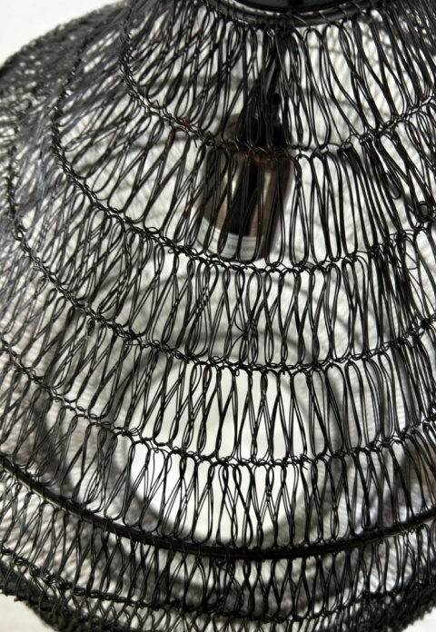 Lampa wisząca ażurowa metalowa czarna siatka gniazdo os styl industrialny do loftu