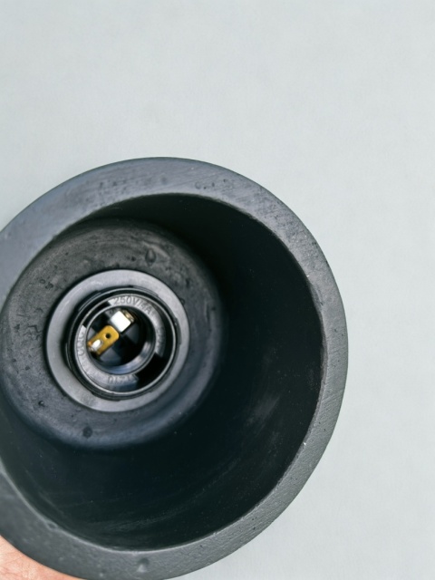 Lampa wisząca betonowa czarna styl industrialny lampa do loftu minimalizm