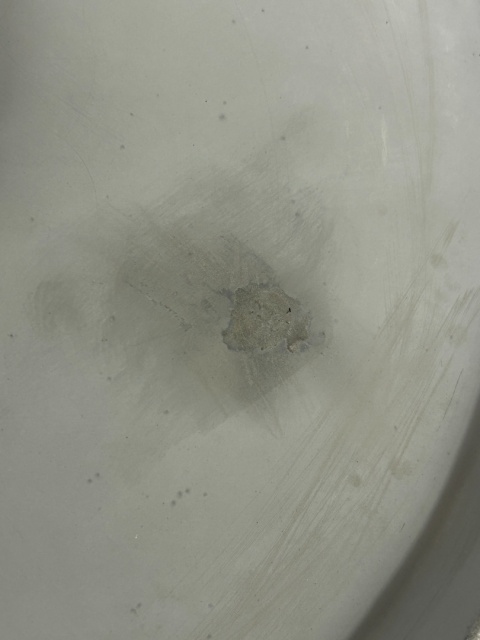 OUTLET Zegar ścienny z betonu szary cyfry z efektem 3D czarne wskazówki skandynawski styl