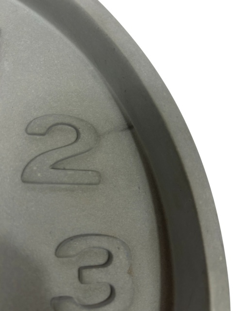 OUTLET Zegar ścienny z betonu CONCRETE TIME cyfry 3D czarne ZUIVER