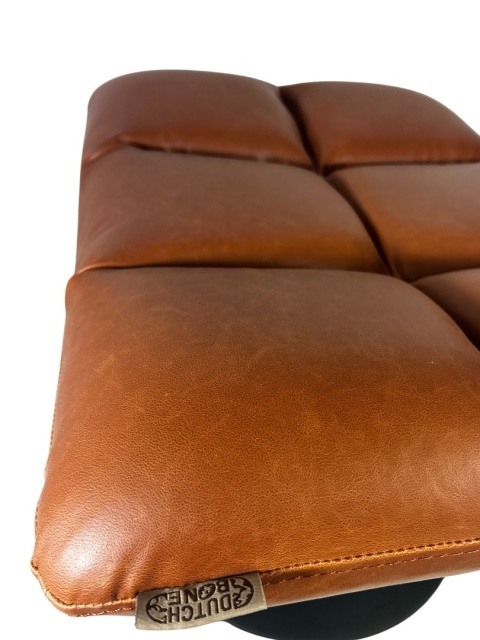 Detal narożnika siedziska pufy BAR Vintage Brown Dutchbone