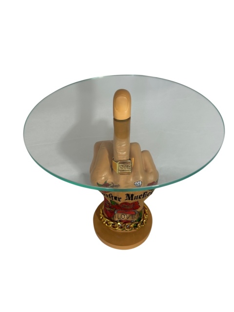 Stolik kawowy pomocniczy dłoń fuck tatuaże ze szklanym blatem nowoczesny kolekcjonerski artystyczny styl