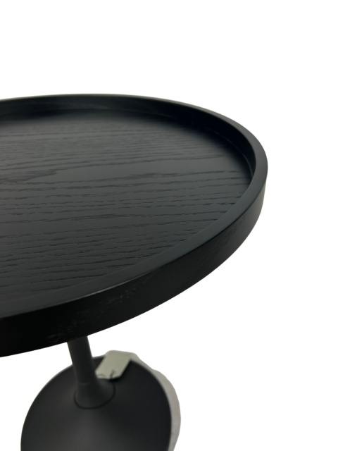 Stolik pomocniczy czarny metalowy okrągły na nóżce– elegancki i nowoczesny design minimalizm skandynawski styl