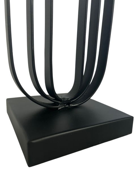 Świecznik metalowy czarny elegancki w stylu skandynawskim do loftu