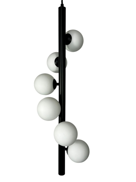 Lampa wisząca White Label Living MONICA z sześcioma białymi kulistymi kloszami – widok całej lampy.