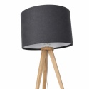 Lampka Tripod Wood – zbliżenie na abażur i drewnianą podstawę.