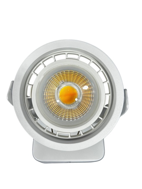 Front reflektora z widocznym źródłem światła LED.