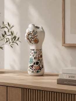 Wazon Liberty Matters Bold Monkey wielokolorowy ceramiczny wazon z motywem dłoni