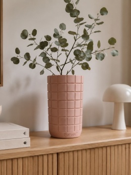 Wazon Zuiver Fajen Pink – różowy betonowy wazon dekoracyjny