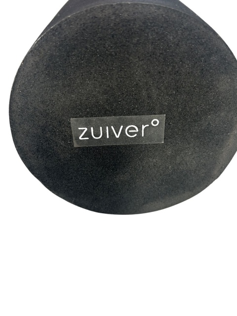 Spód wazonu Zuiver FARMA M z logo producenta.