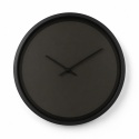 Front zegara ściennego Zuiver Time Bandit All Black z przyciemnianą szklaną tarczą